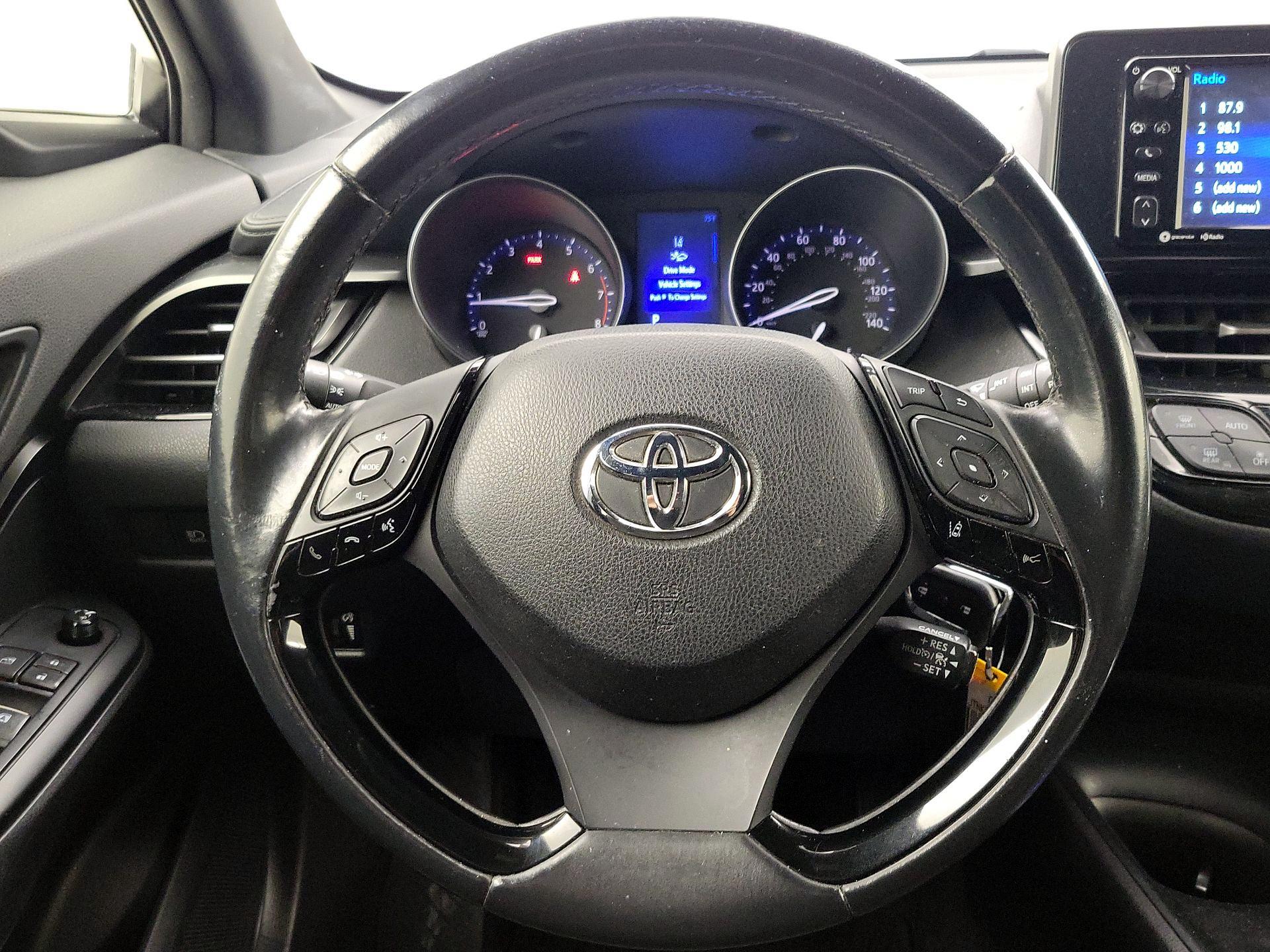 Thumbnail: 2018 Toyota C-HR - 10