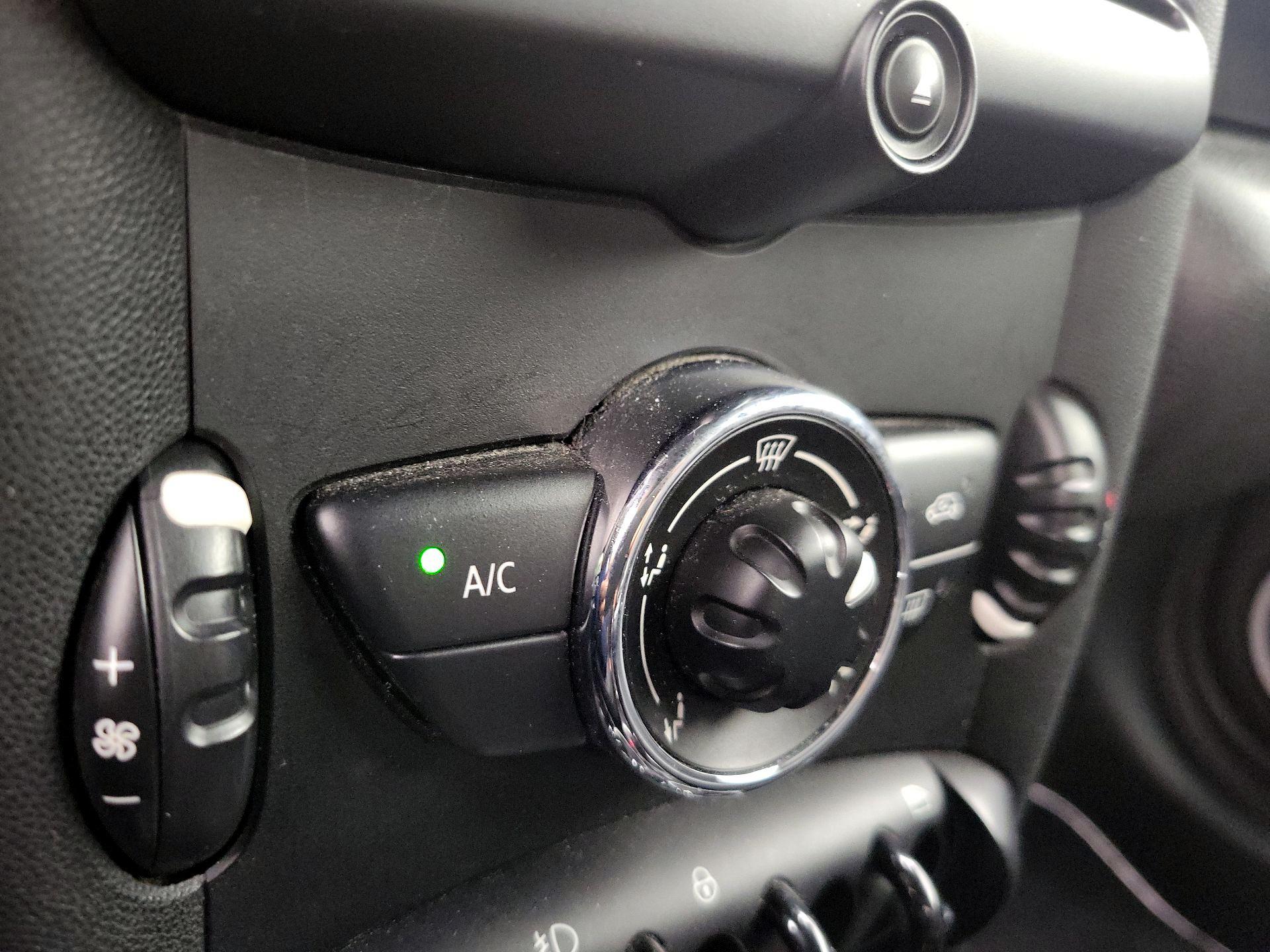 Thumbnail: 2014 MINI Cooper Coupe - 15