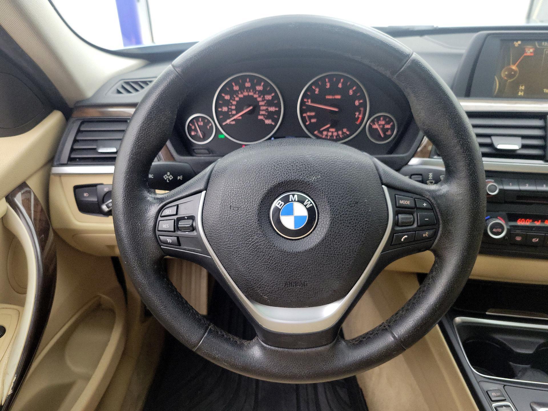 Thumbnail: 2015 BMW 3 Series - 10