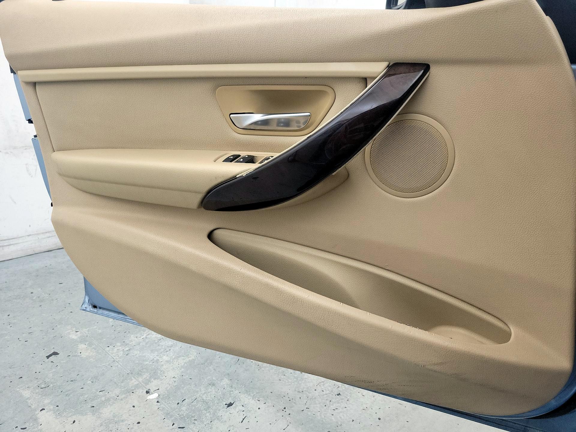 Thumbnail: 2015 BMW 3 Series - 12
