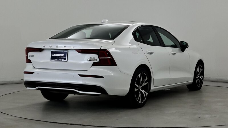 2024 Volvo S60 B5 Core 8