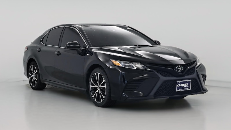 2019 Toyota Camry SE Hero Image