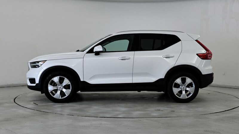 2022 Volvo XC40 T4 Momentum 3