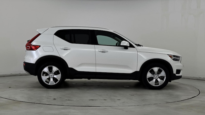 2022 Volvo XC40 T4 Momentum 7