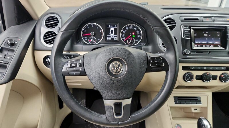 2016 Volkswagen Tiguan S 10