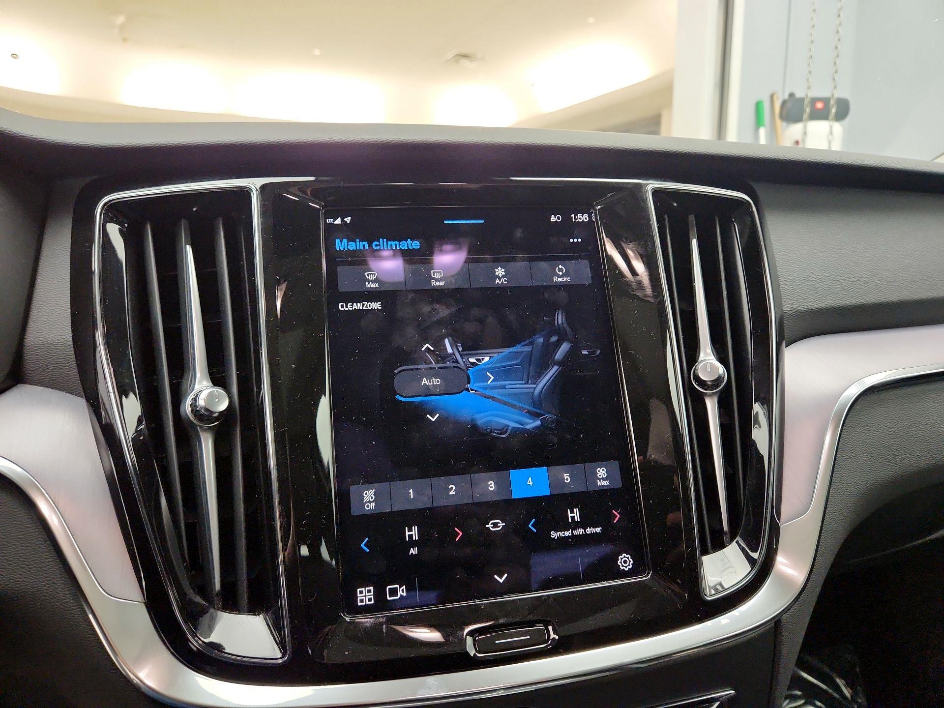 Thumbnail: 2024 Volvo S60 - 16