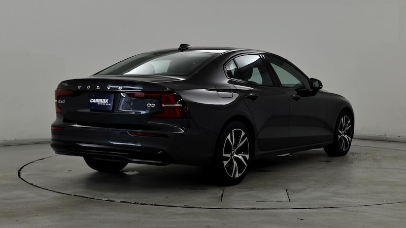 2024 Volvo S60 B5 Core 8