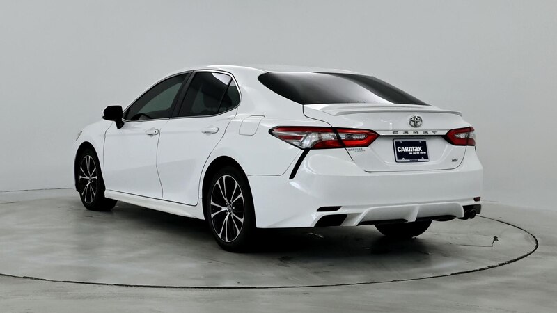 2018 Toyota Camry SE 2