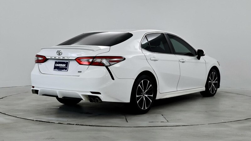 2018 Toyota Camry SE 8