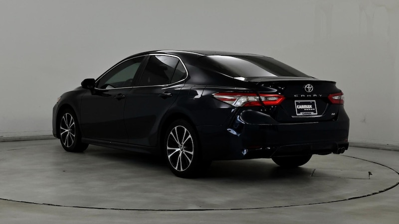 2018 Toyota Camry SE 2