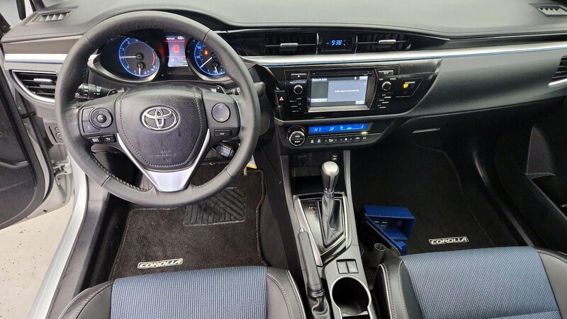 2015 Toyota Corolla S 9