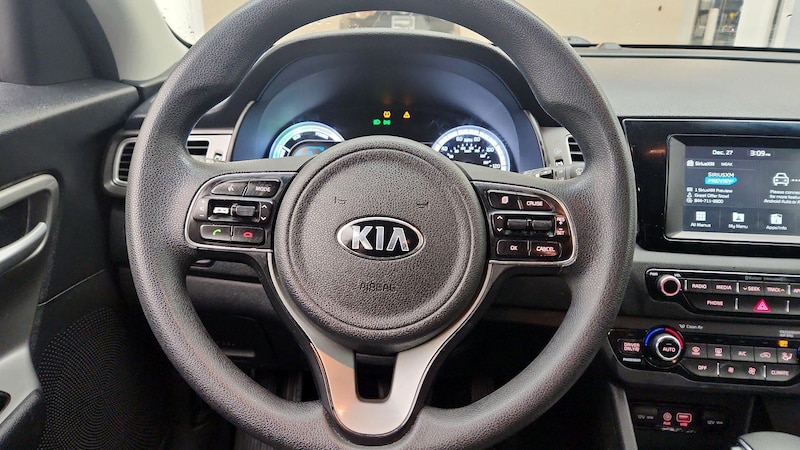 2018 Kia Niro LX 10