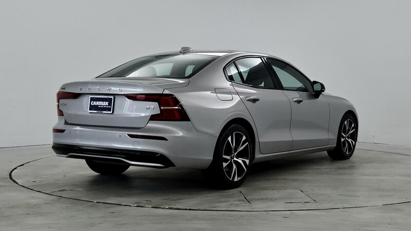 2024 Volvo S60 B5 Core 8