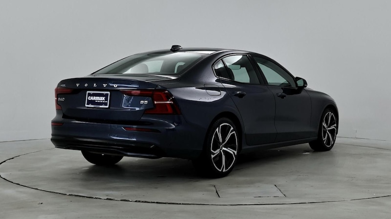 2024 Volvo S60 B5 Core 8