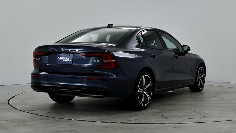 2024 Volvo S60 B5 Core 8