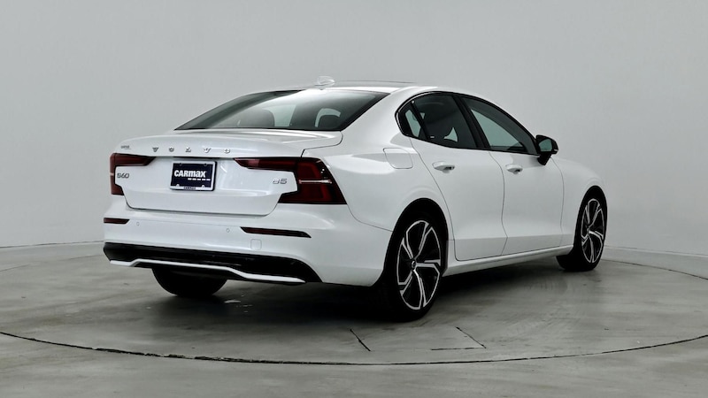 2024 Volvo S60 B5 Core 8