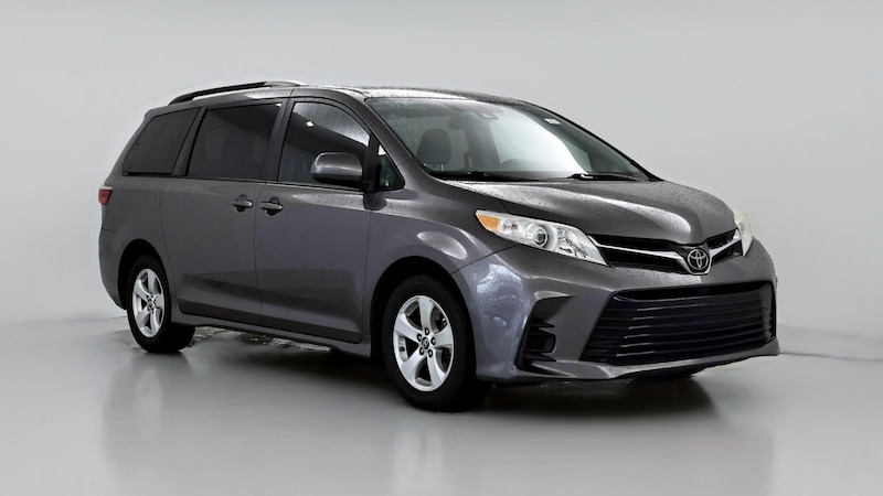 2019 Toyota Sienna LE Hero Image