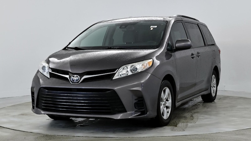 2019 Toyota Sienna LE 4