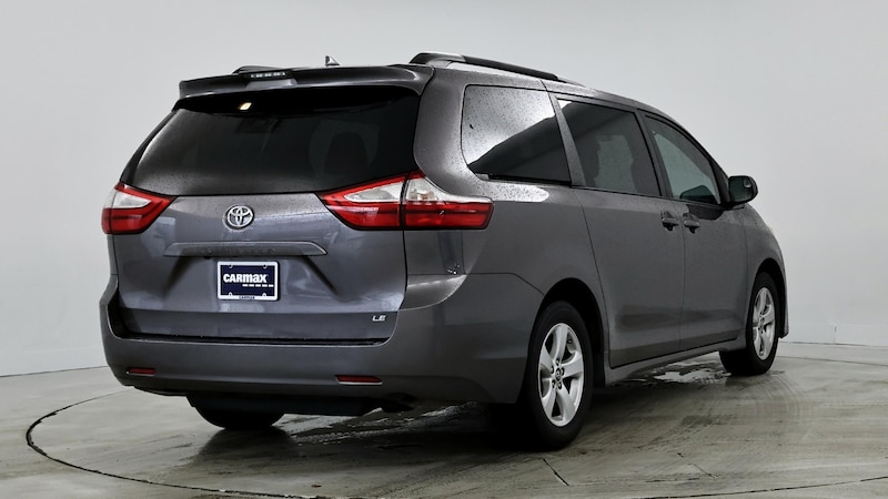 2019 Toyota Sienna LE 8