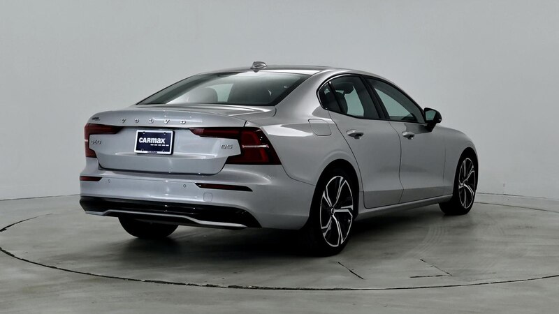 2024 Volvo S60 B5 Core 8