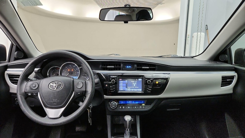 2015 Toyota Corolla LE 9