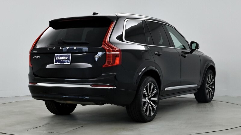 2023 Volvo XC90 B6 Plus 8