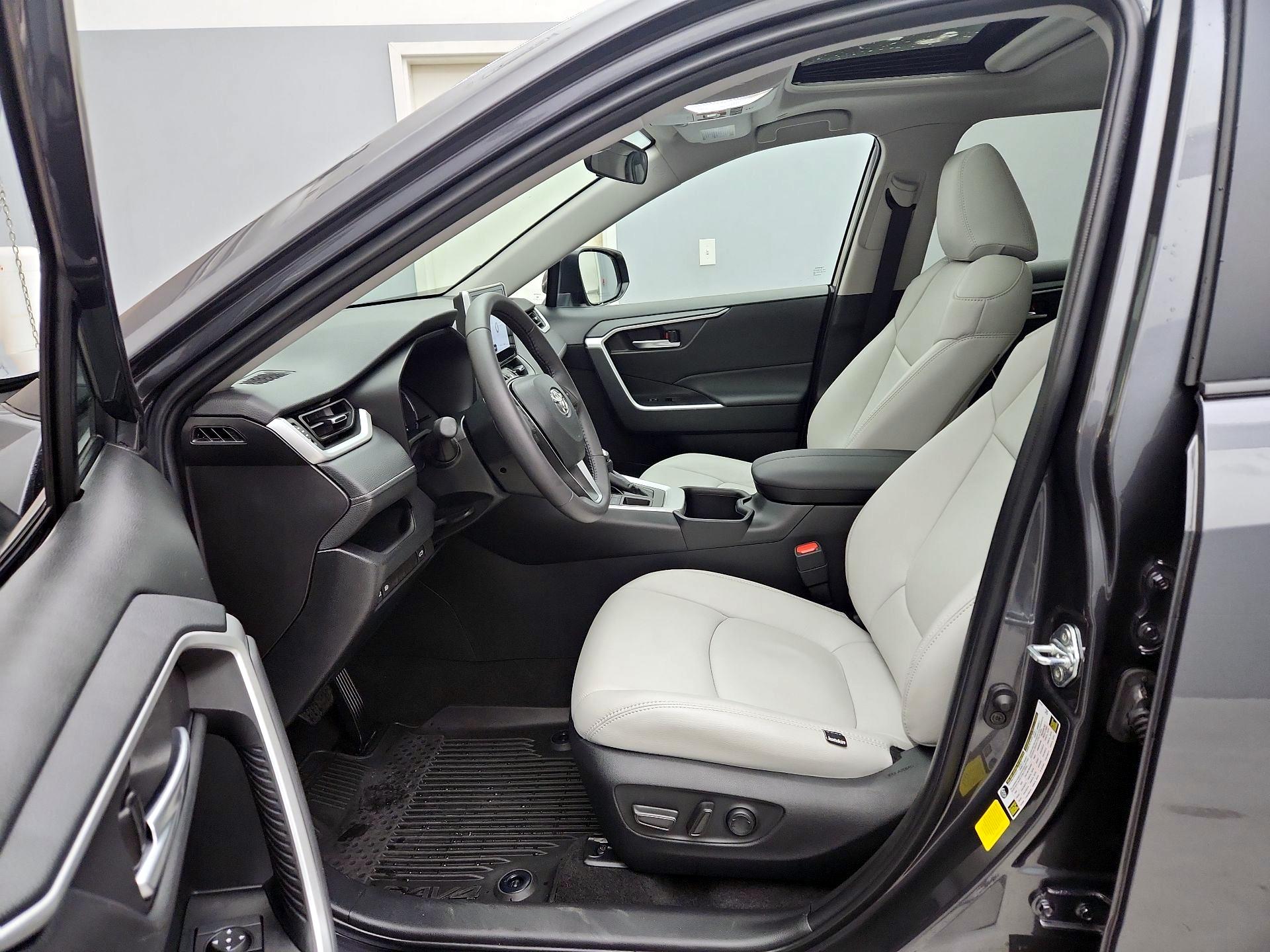 Thumbnail: 2023 Toyota RAV4 - 11