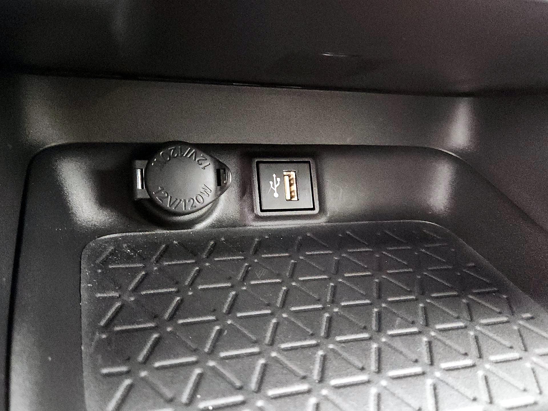 Thumbnail: 2023 Toyota RAV4 - 18