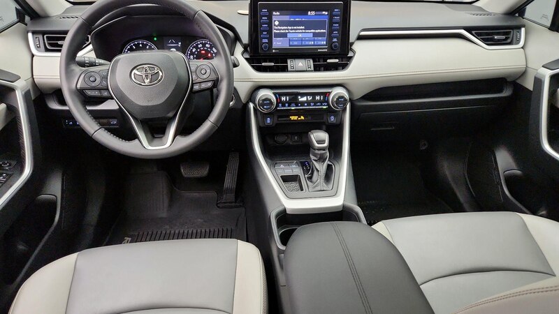 2020 Toyota RAV4 XLE Premium 9