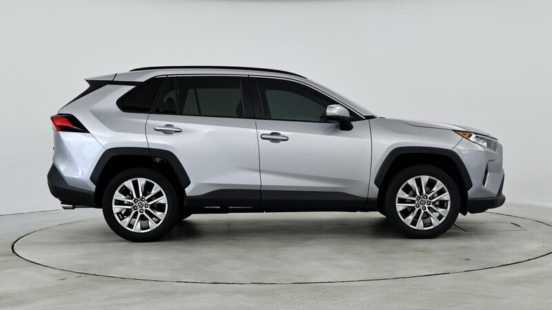 2020 Toyota RAV4 XLE Premium 7