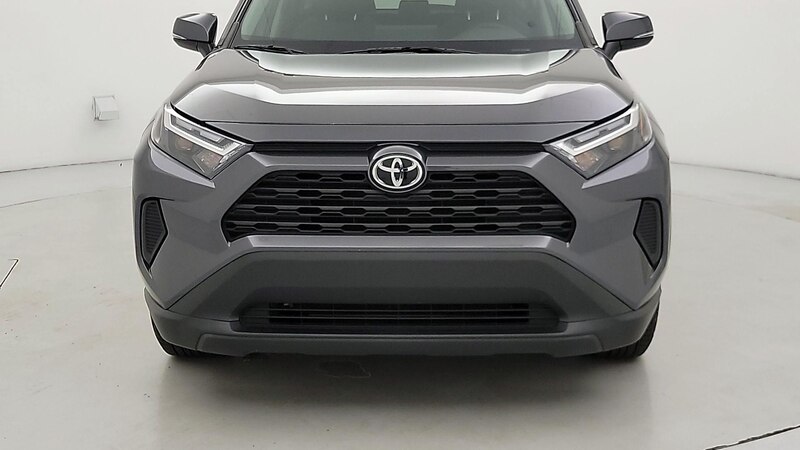 2022 Toyota RAV4 XLE 2