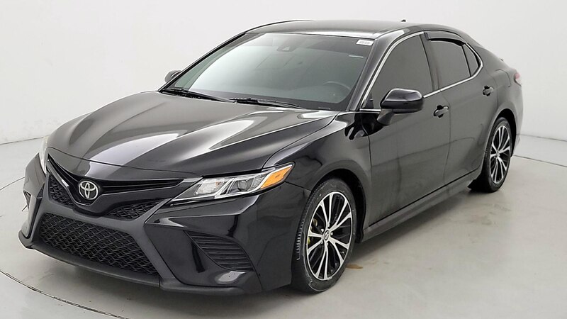 2019 Toyota Camry SE 3