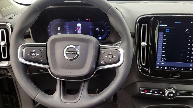 2023 Volvo XC40 B5 Core 10