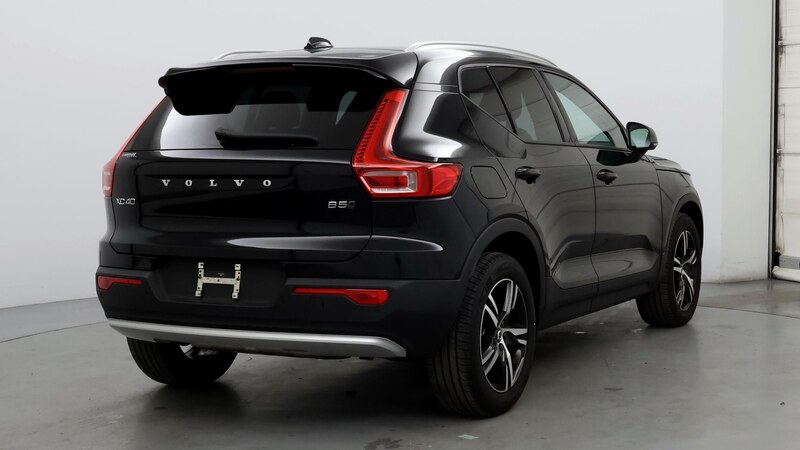 2023 Volvo XC40 B5 Core 8