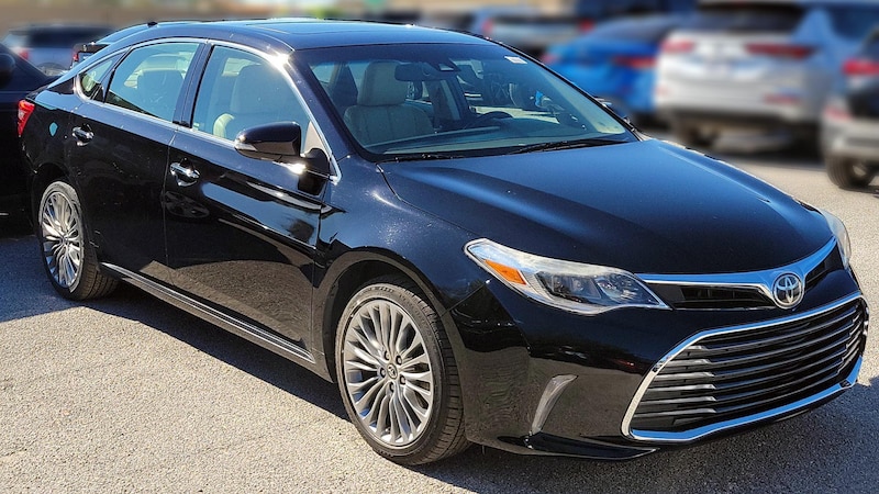 2016 Toyota Avalon Limited Hero Image