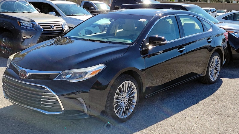 2016 Toyota Avalon Limited 3