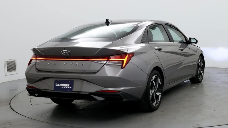 2022 Hyundai Elantra SEL 8