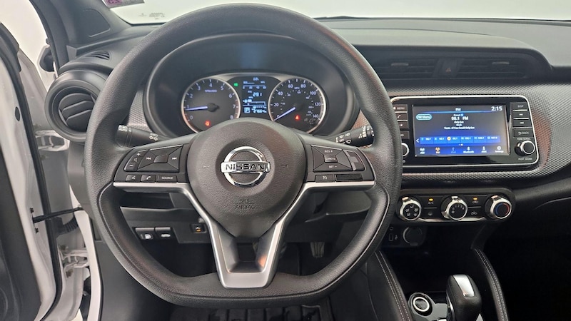 2019 Nissan Kicks S 10