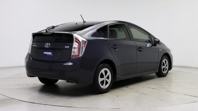 2015 Toyota Prius Two 8