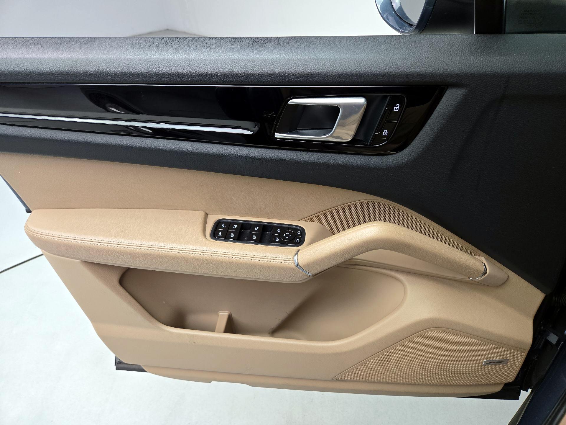 Thumbnail: 2019 Porsche Cayenne - 12