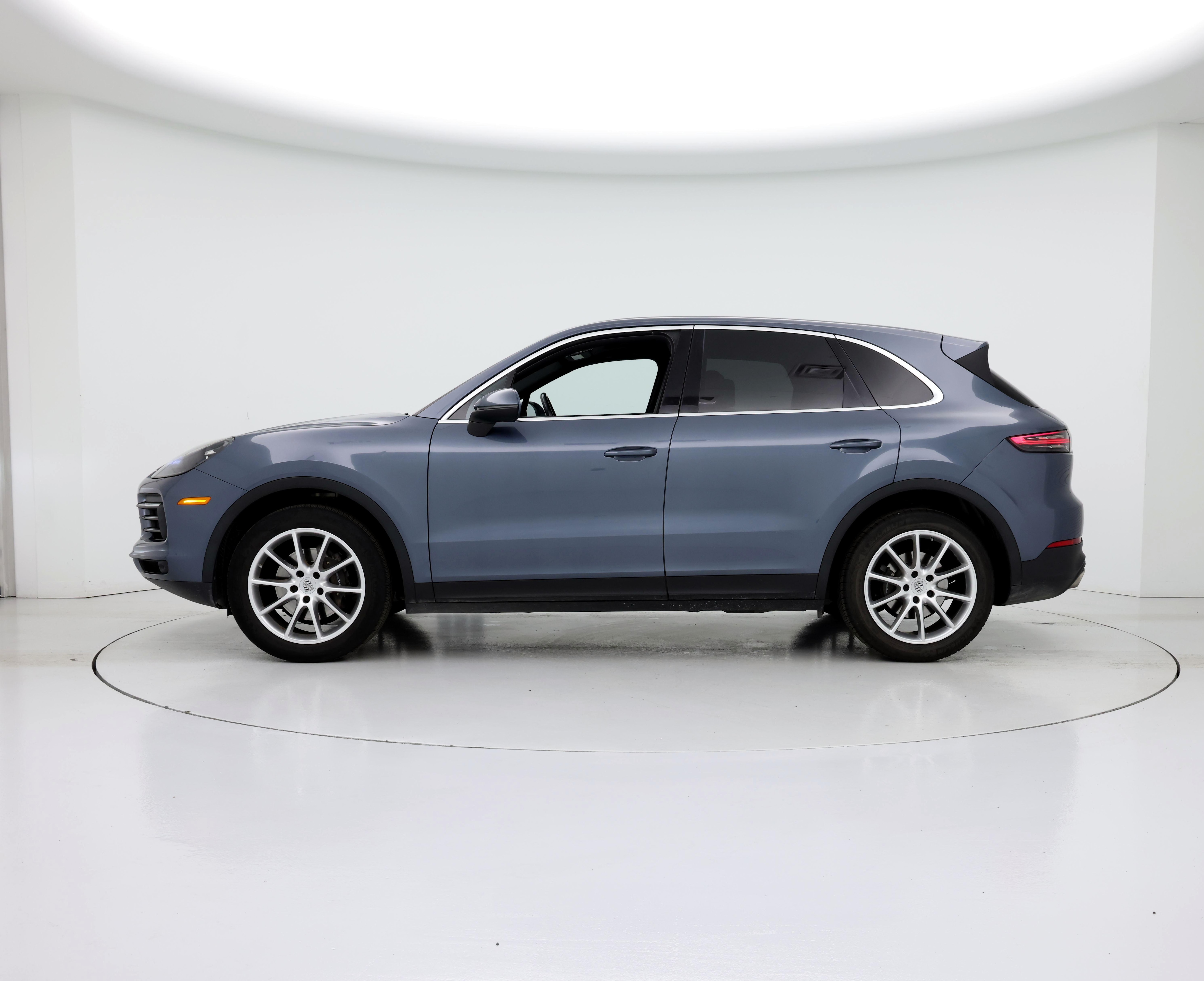 Thumbnail: 2019 Porsche Cayenne - 3