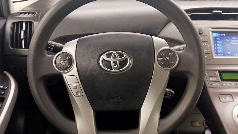 2015 Toyota Prius Two 10