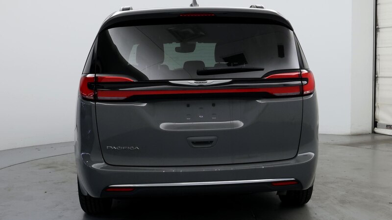 2022 Chrysler Pacifica Touring L 6