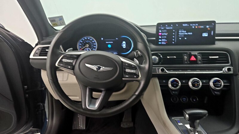 2022 Genesis G70 2.0T 10