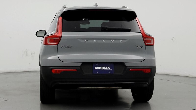 2024 Volvo XC40 B5 Core 6