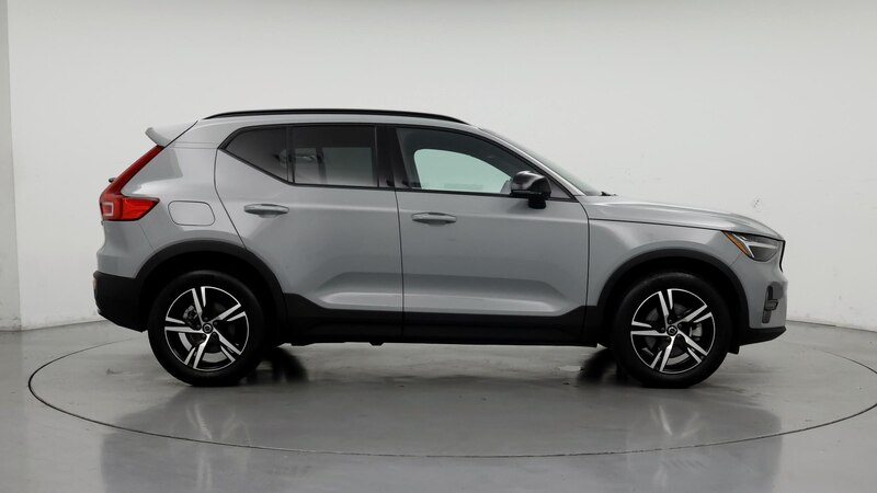 2024 Volvo XC40 B5 Core 7