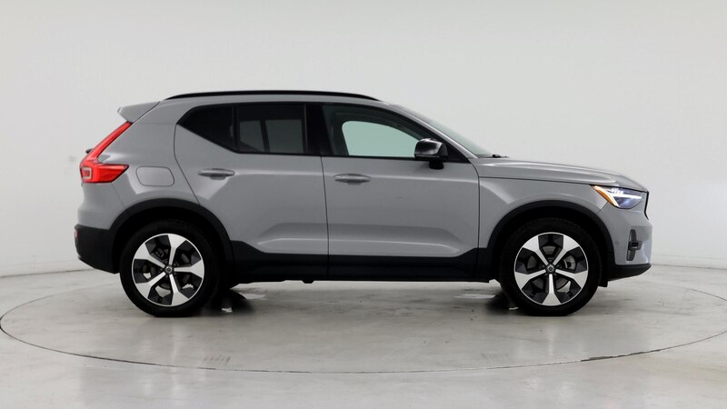 2024 Volvo XC40 B5 Plus 7