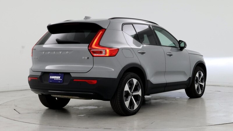 2024 Volvo XC40 B5 Plus 8