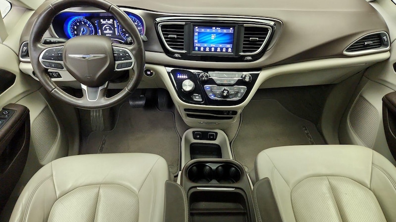 2018 Chrysler Pacifica Touring L 9