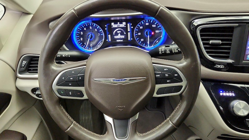 2018 Chrysler Pacifica Touring L 10